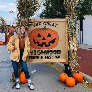 Meet your Posher, Mia